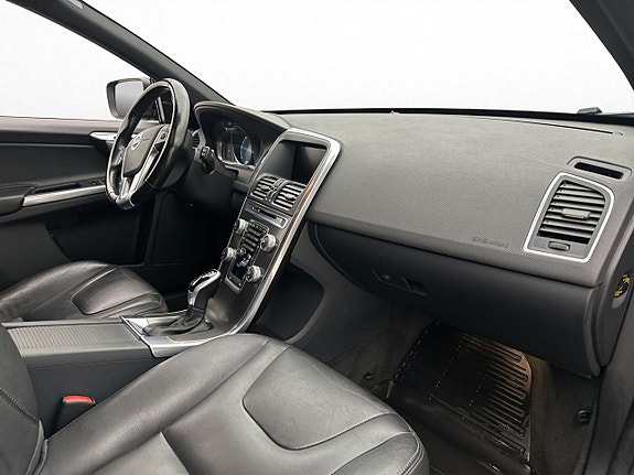 Volvo XC60 10 of 27