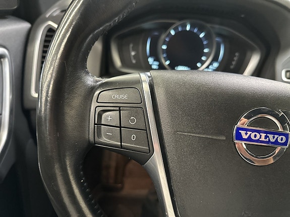 Volvo XC60 15 of 27