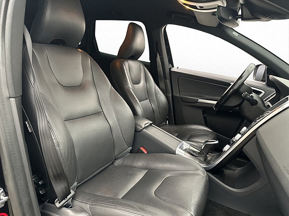 Volvo XC60 12 of 27