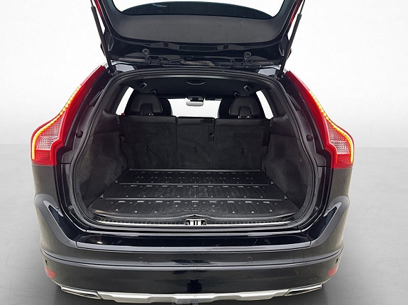 Volvo XC60 8 of 27