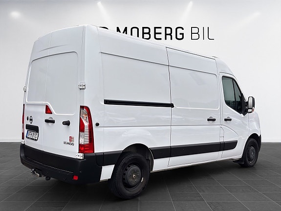 Nissan NV400 4 of 15