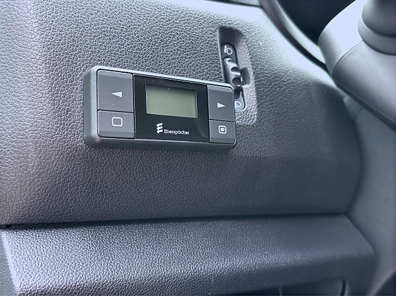 Nissan NV400 12 of 15