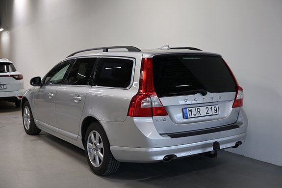 Volvo V70 6 of 19