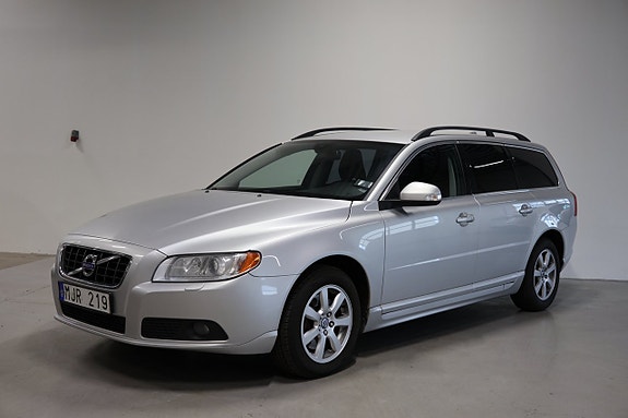 Volvo V70 2 of 19