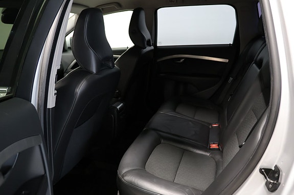 Volvo V70 12 of 19