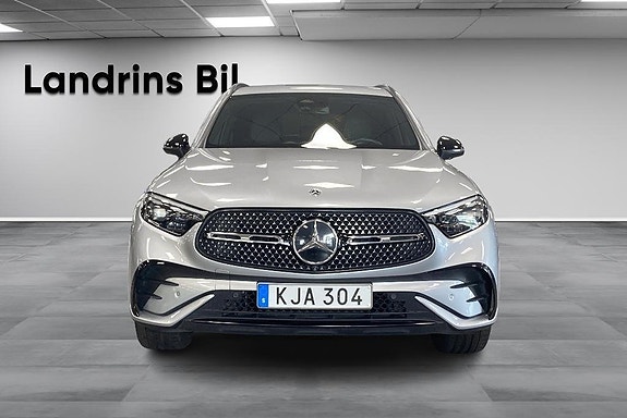 Mercedes-Benz GLC300 d 2 of 14