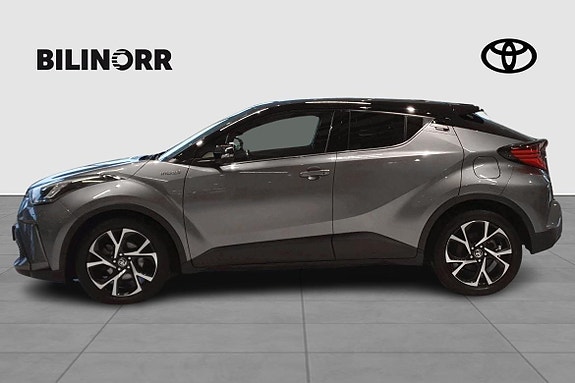 Toyota C-HR 3 of 11