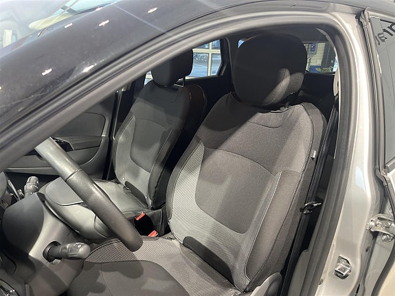 Renault Captur 8 of 11