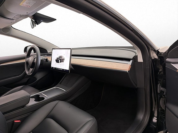 Tesla Model 3 14 of 30