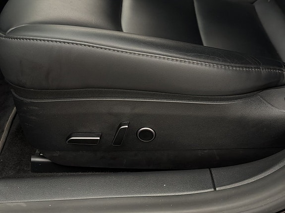 Tesla Model 3 28 of 30
