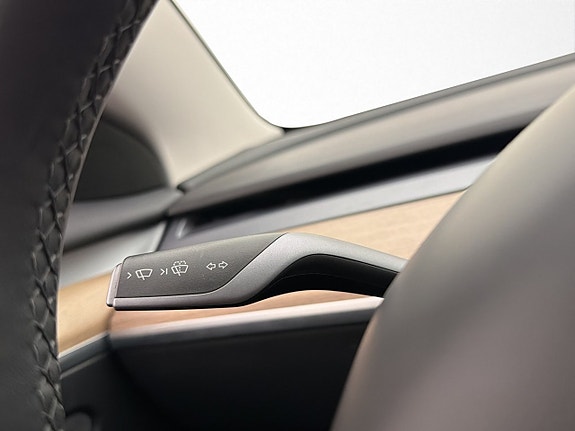 Tesla Model 3 27 of 30