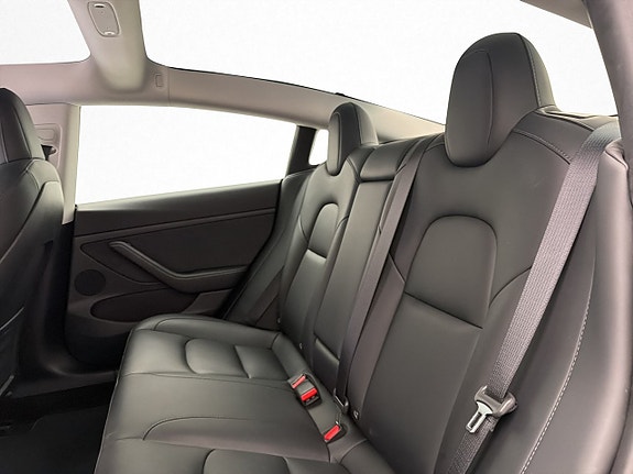 Tesla Model 3 15 of 30