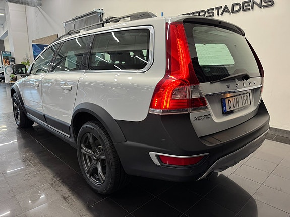 Volvo XC70 8 of 23