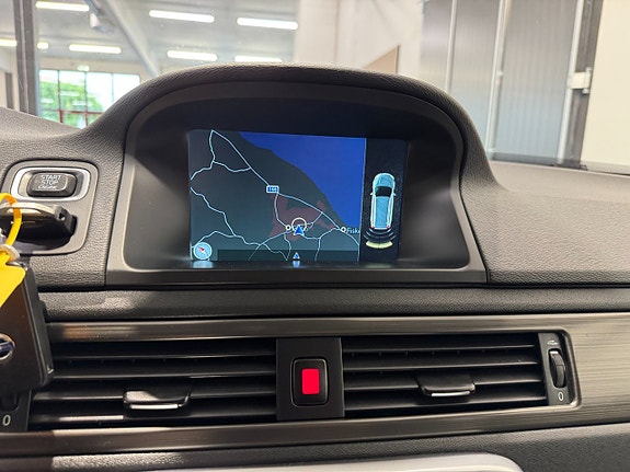 Volvo XC70 15 of 23