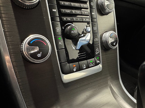 Volvo XC70 16 of 23