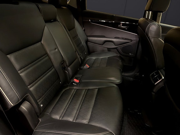 Kia Sorento 23 of 30
