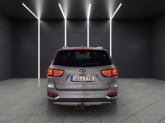 Kia Sorento 4 of 30