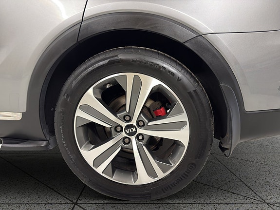 Kia Sorento 16 of 30