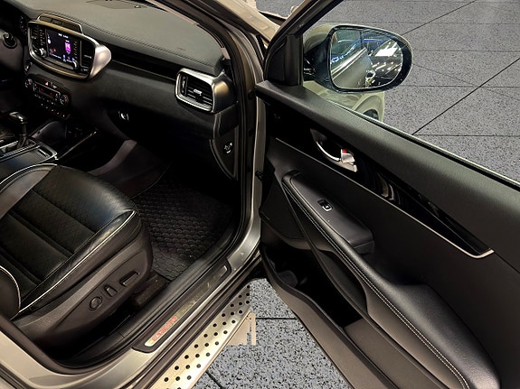 Kia Sorento 19 of 30