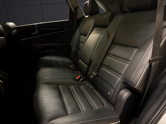 Kia Sorento 22 of 30