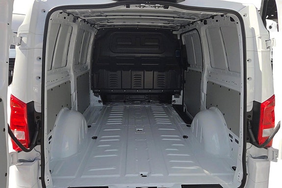Mercedes-Benz eVito 119 9 of 11