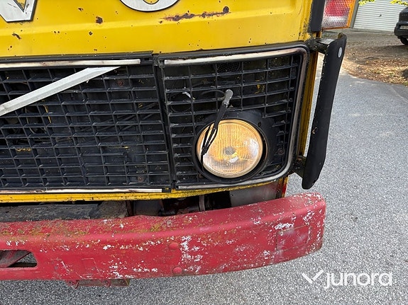 Flakbil Volvo F408 med kran 20 of 30