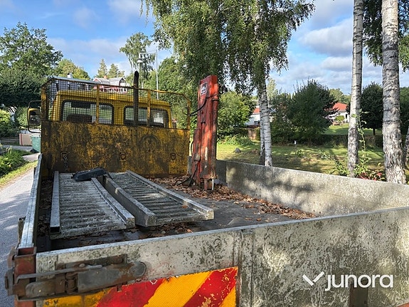 Flakbil Volvo F408 med kran 18 of 30