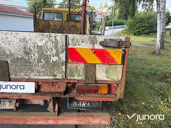 Flakbil Volvo F408 med kran 25 of 30