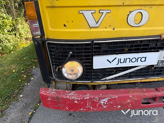 Flakbil Volvo F408 med kran 21 of 30