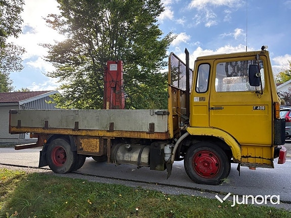 Flakbil Volvo F408 med kran 5 of 30