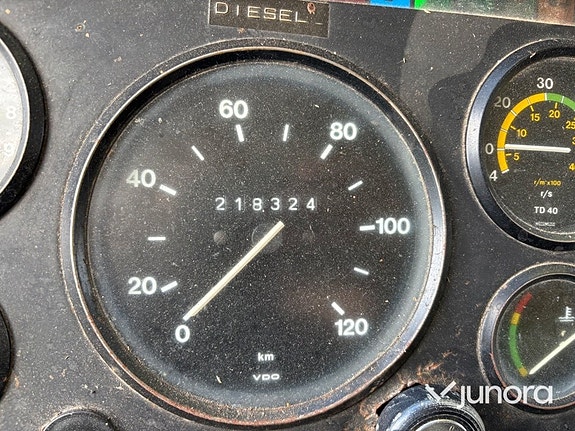Flakbil Volvo F408 med kran 13 of 30