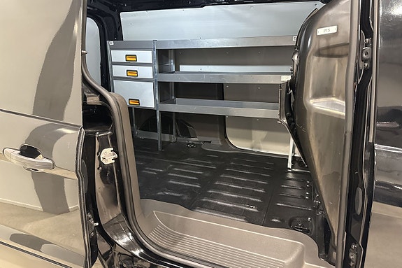 Ford Transit Connect 21 of 25