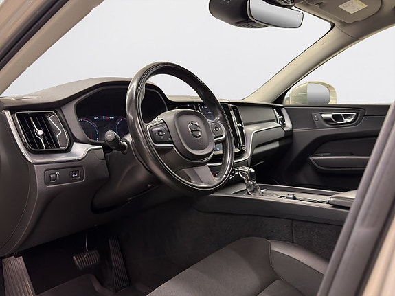 Volvo XC60 8 of 18
