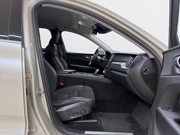 Volvo XC60 14 of 18