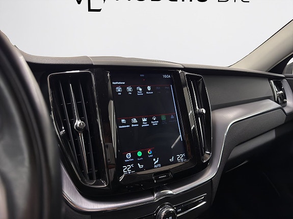 Volvo XC60 13 of 18