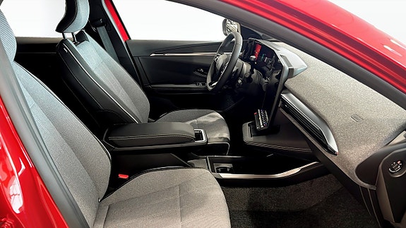 Renault Scenic E-Tech 3 of 10