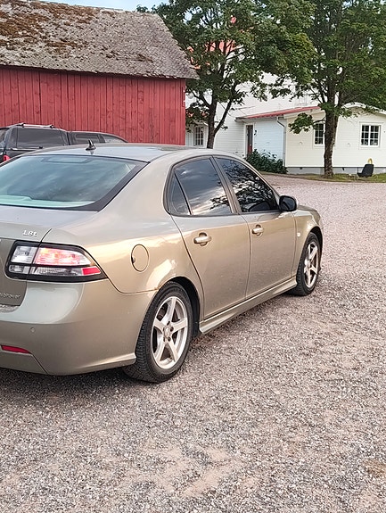 Saab 9-3 4 of 5