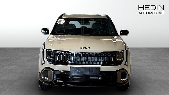 Kia Seltos 8 of 12