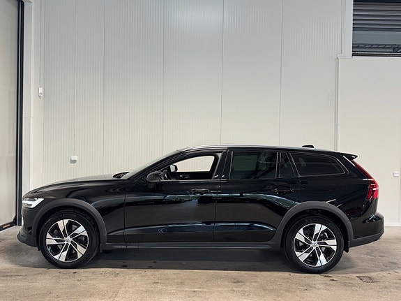 Volvo V60 Cross Country 5 of 25