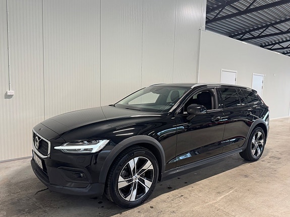 Volvo V60 Cross Country 4 of 25