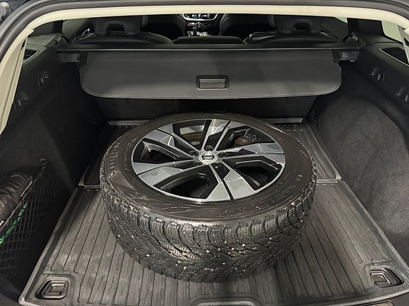 Volvo V60 Cross Country 23 of 25