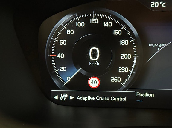 Volvo V60 Cross Country 14 of 25