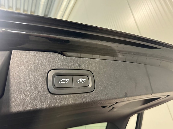 Volvo V60 Cross Country 24 of 25
