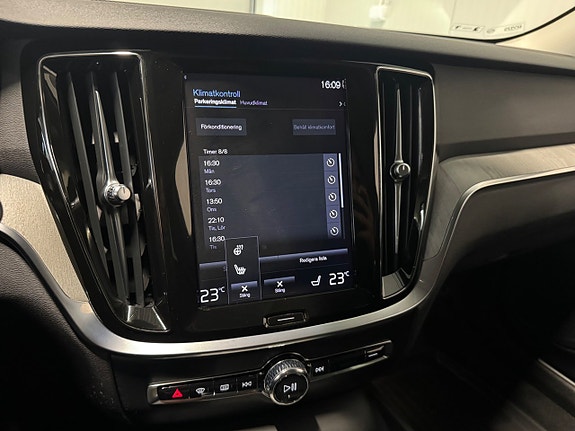 Volvo V60 Cross Country 16 of 25