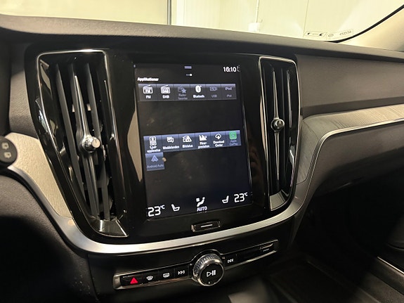 Volvo V60 Cross Country 18 of 25