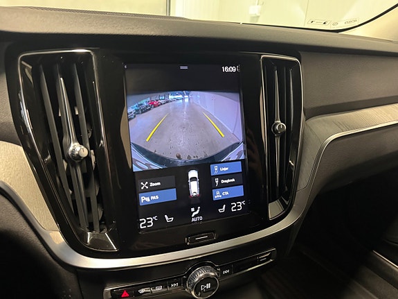 Volvo V60 Cross Country 15 of 25