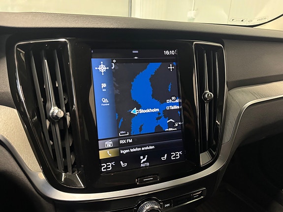 Volvo V60 Cross Country 17 of 25