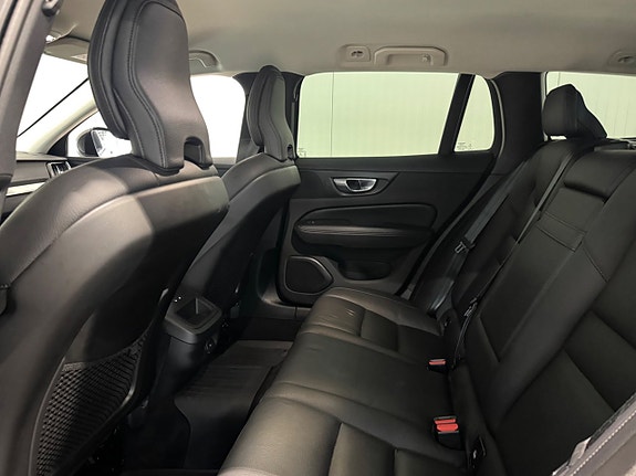 Volvo V60 Cross Country 20 of 25