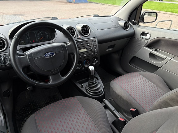 Ford Fiesta 4 of 4