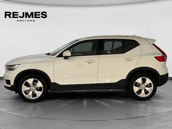 Volvo XC40 3 of 13